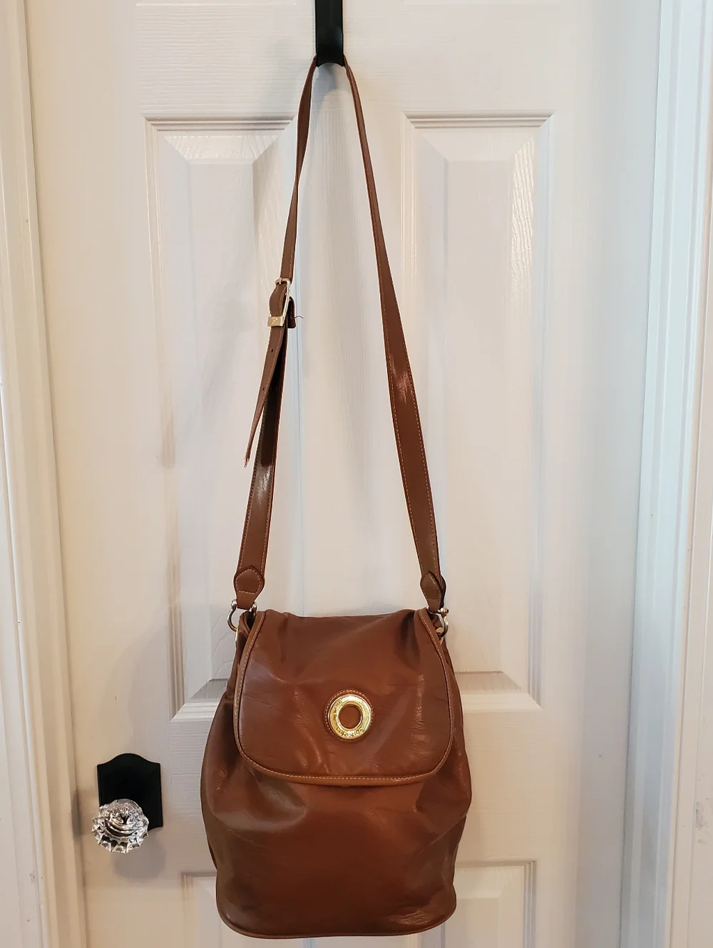 Vintage Capezio Cognac Bucket Crossbody Bag – Classic Gold Medallion